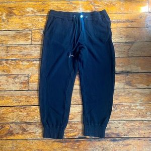 Black lounge pants in Large